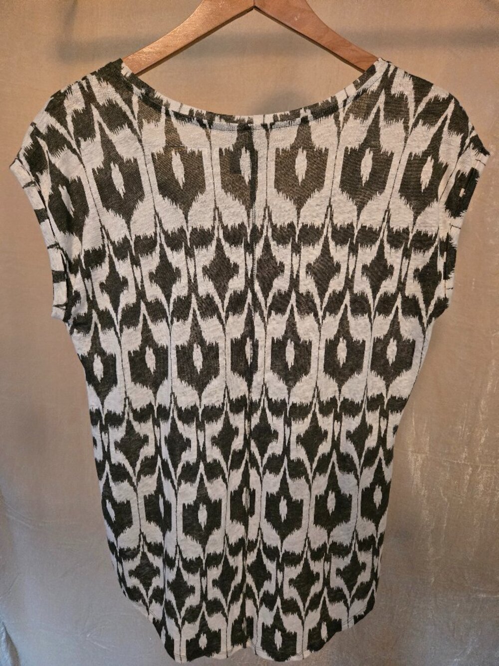 LOFT Olive Green Ikat 100% Linen Scoop Neck Top M Boho Tribal Short Sleeve - Picture 2 of 13